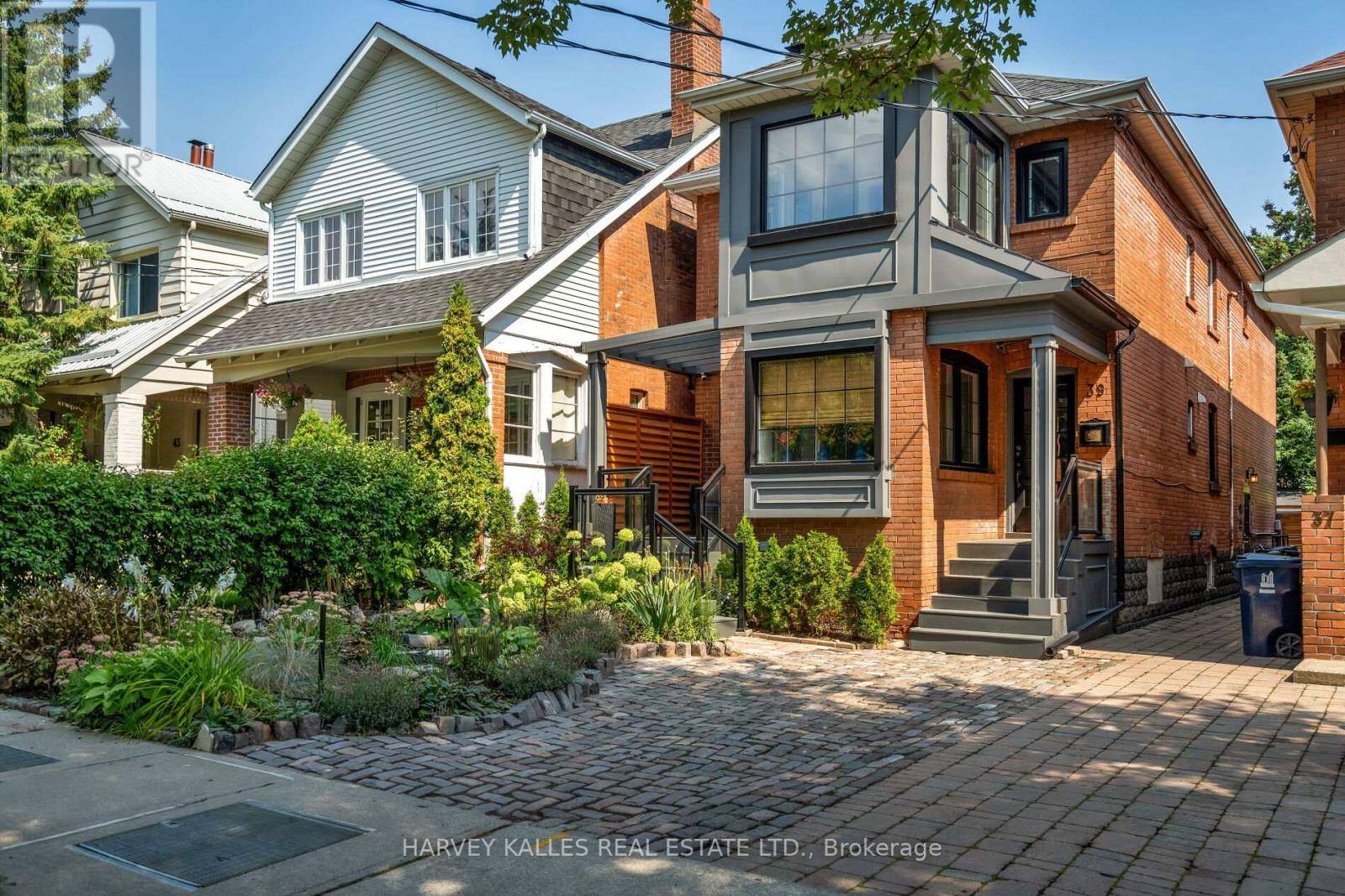 Toronto (rosedale-moore Park), ON M4W3B1,39 Standish AVE #Main