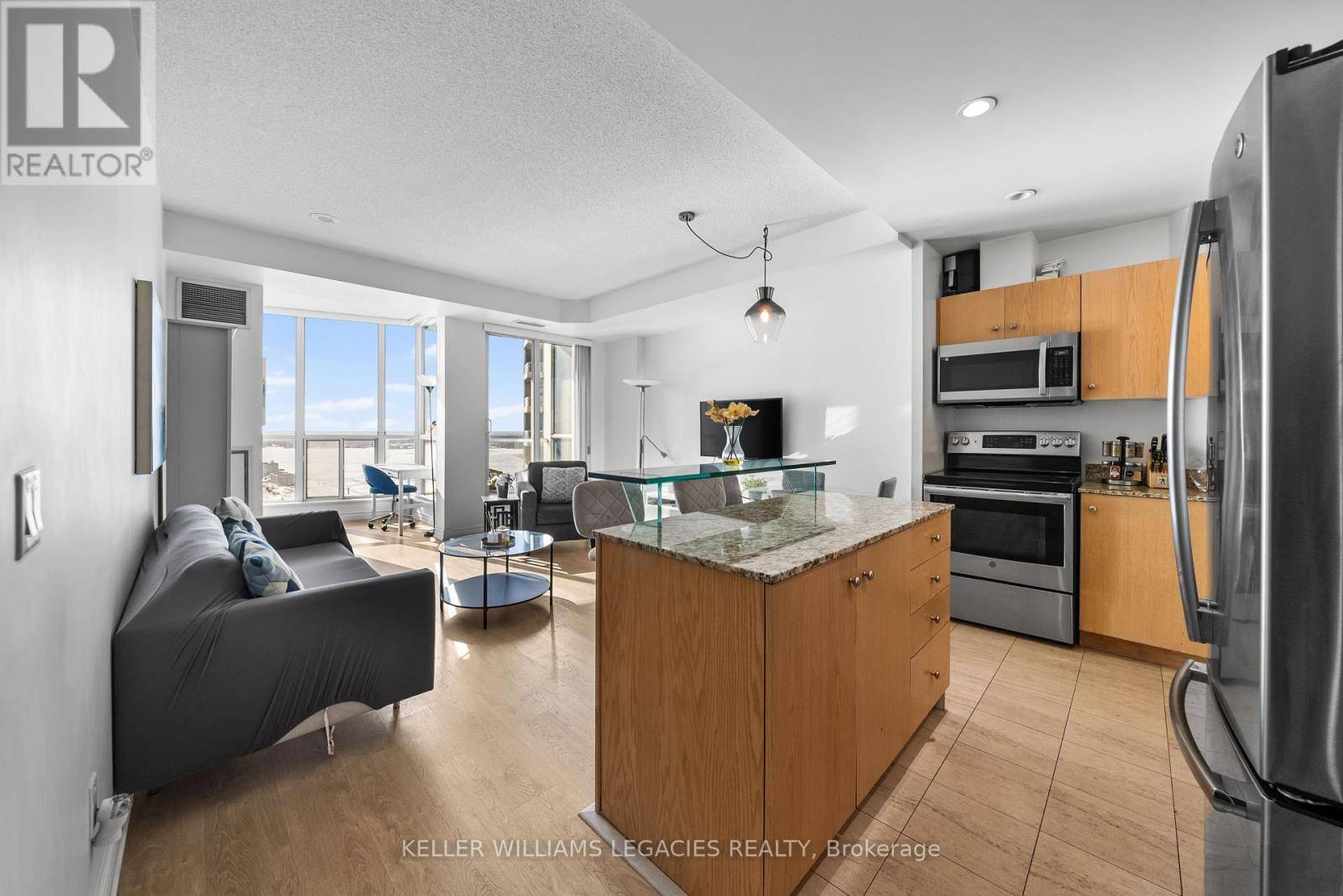 Toronto (waterfront Communities), ON M5J2Y2,8 York ST #2210