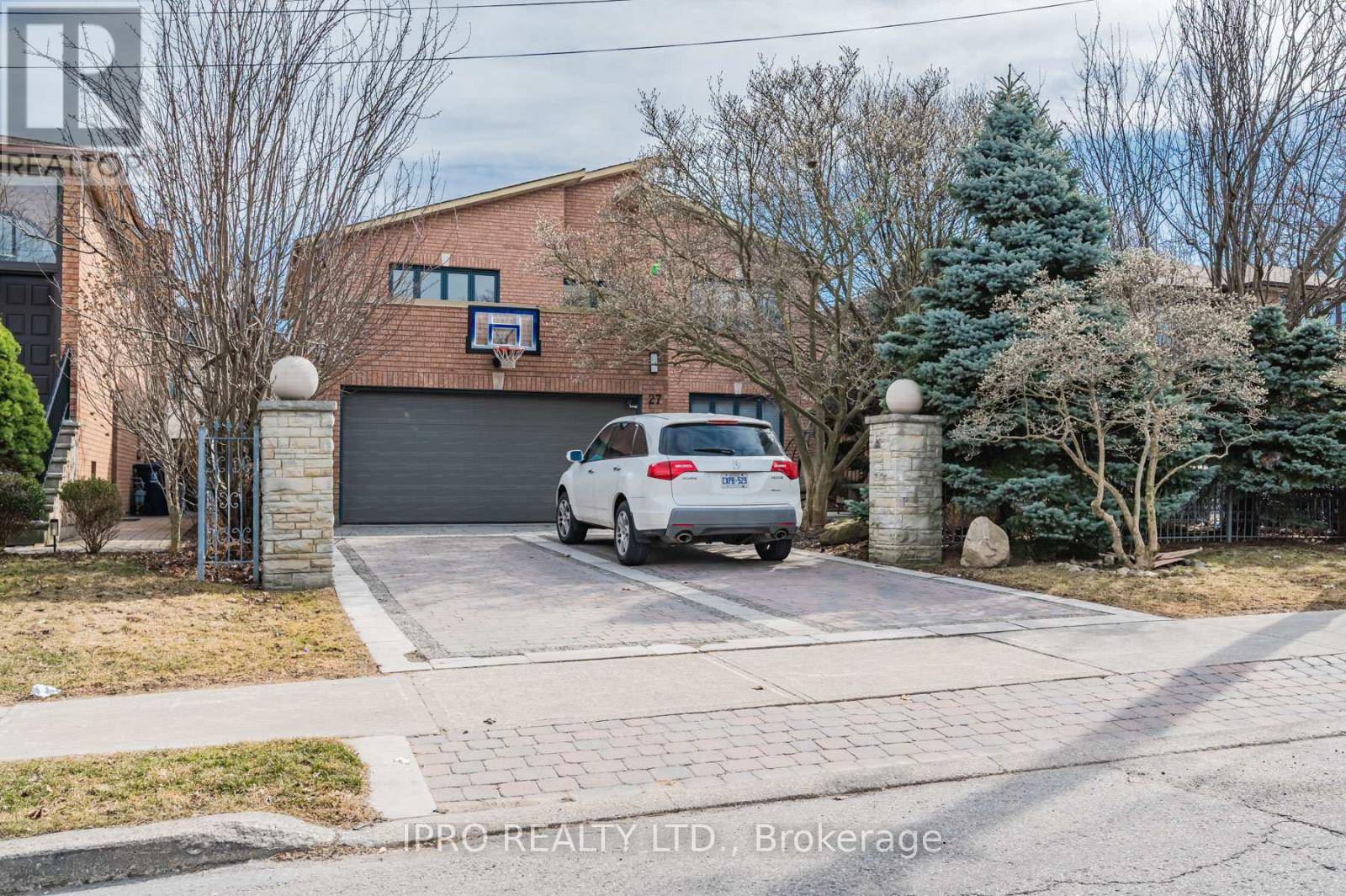 Toronto (clanton Park), ON M3H2J2,27 Danby AVE #2