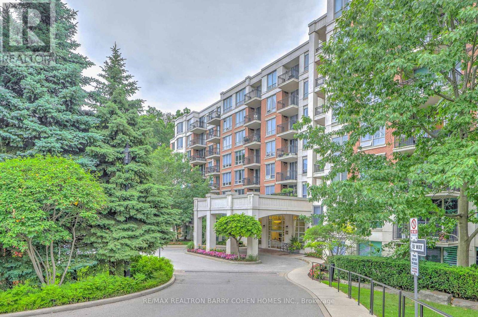 Toronto (st. Andrew-windfields), ON M2P2H2,38 William Carson CRES #115