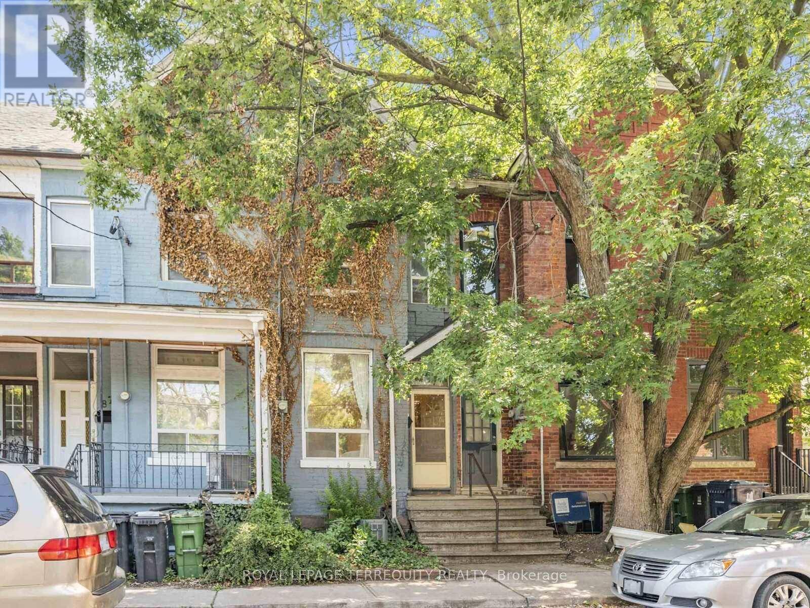 Toronto (palmerston-little Italy), ON M6G3A5,85 JERSEY AVENUE