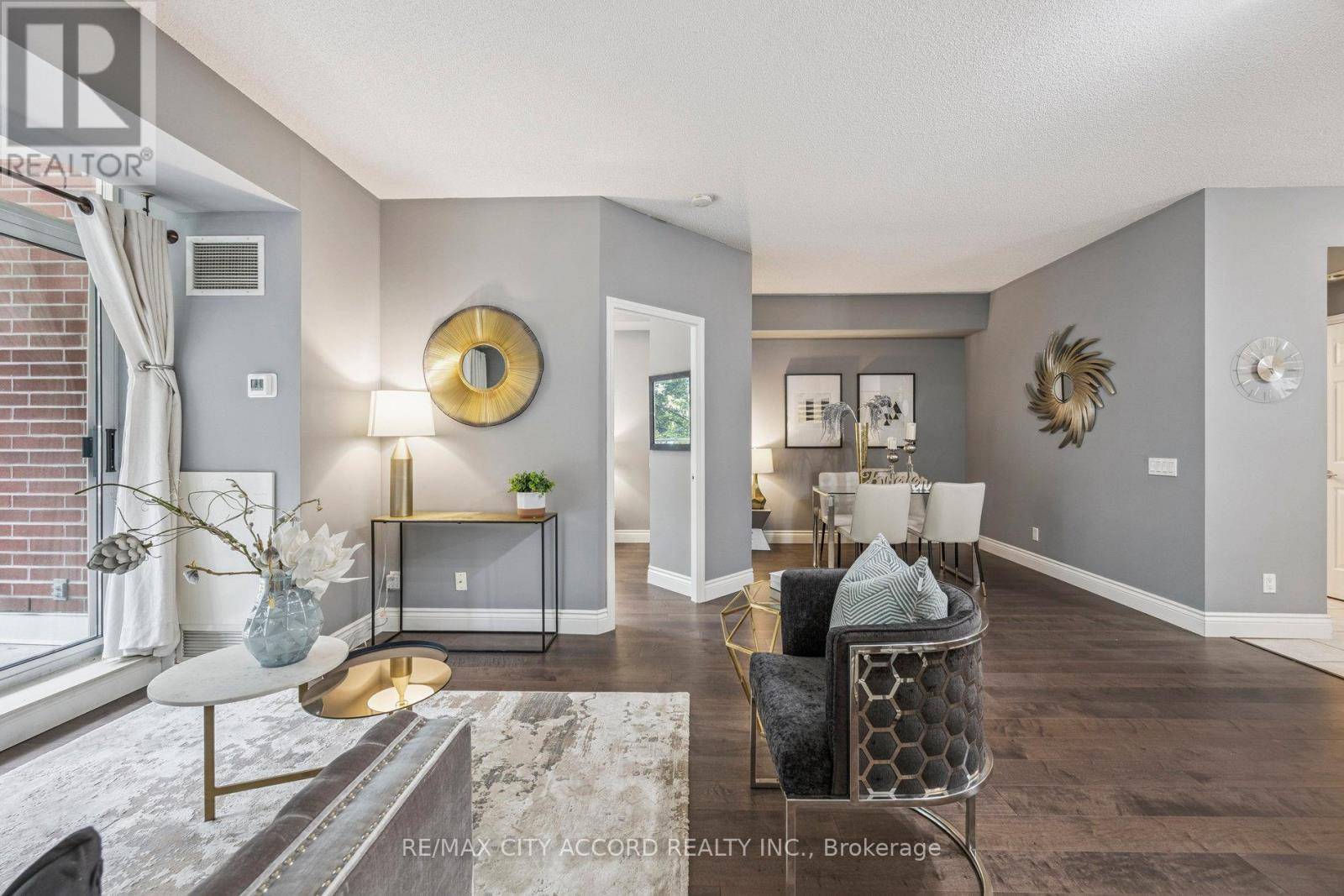 Toronto (lawrence Park South), ON M4R2J2,485 Rosewell AVE #210