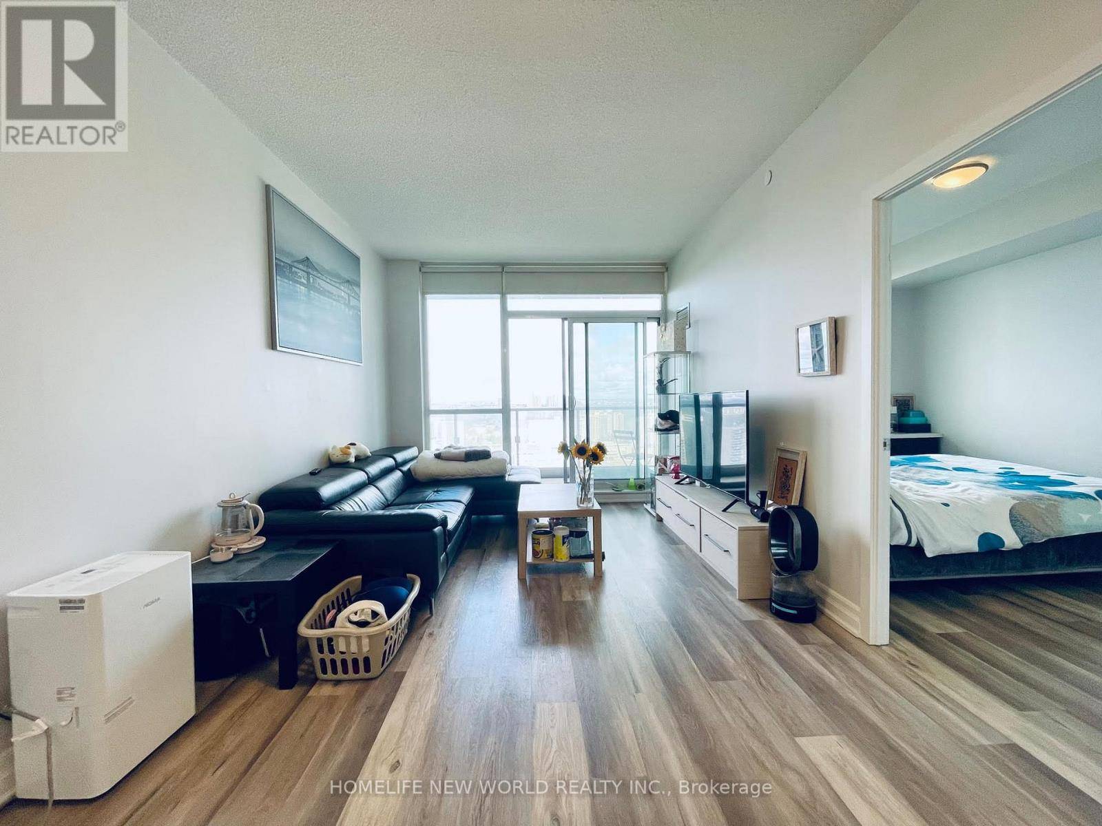 Toronto (henry Farm), ON M2J0B7,66 Forest Manor RD #2204