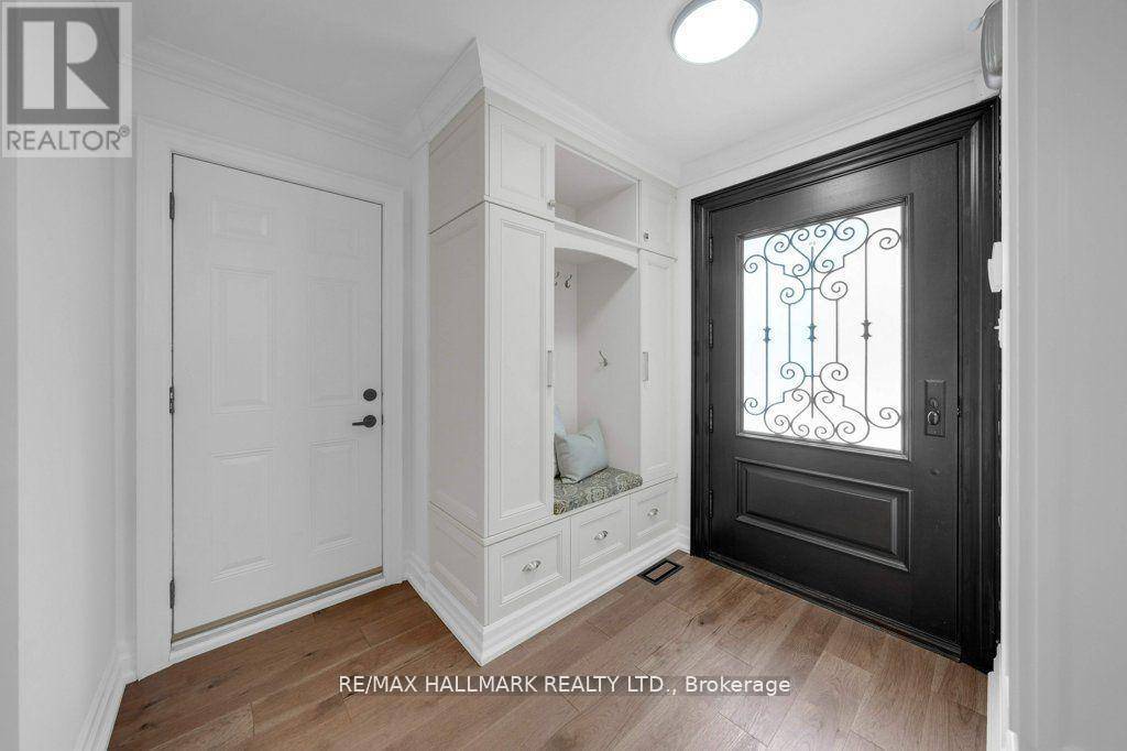 Toronto (banbury-don Mills), ON M3B2P7,29 CHARNWOOD ROAD