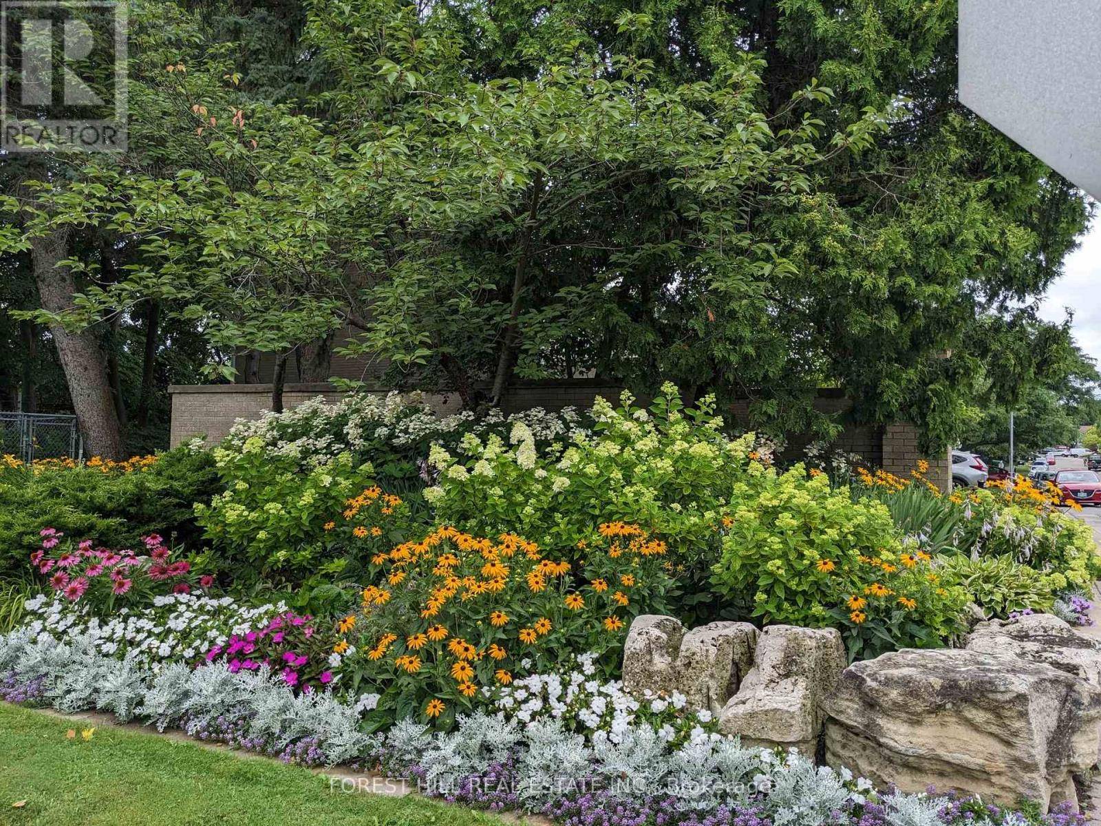 Toronto (st. Andrew-windfields), ON M2L1P7,90 Brassbell Mill WAY North #6