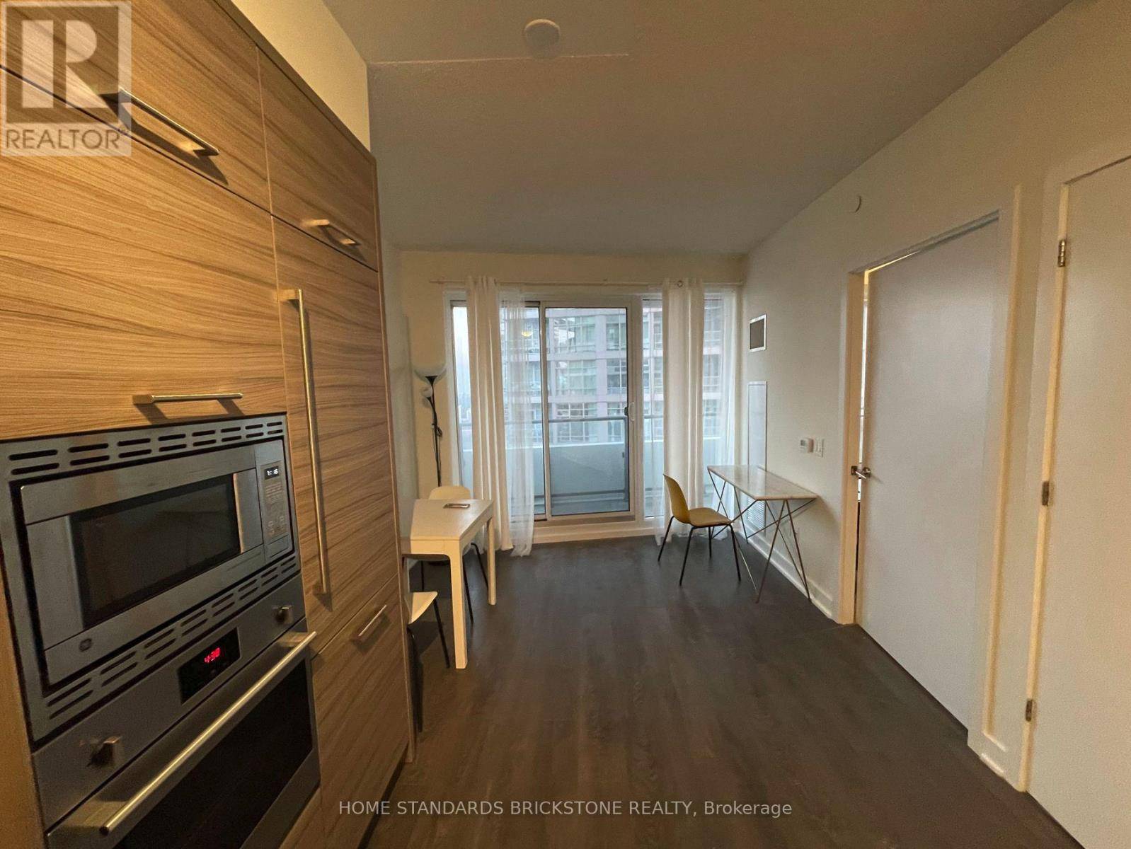 Toronto (mount Pleasant West), ON M4S2B4,2221 Yonge ST South #2704