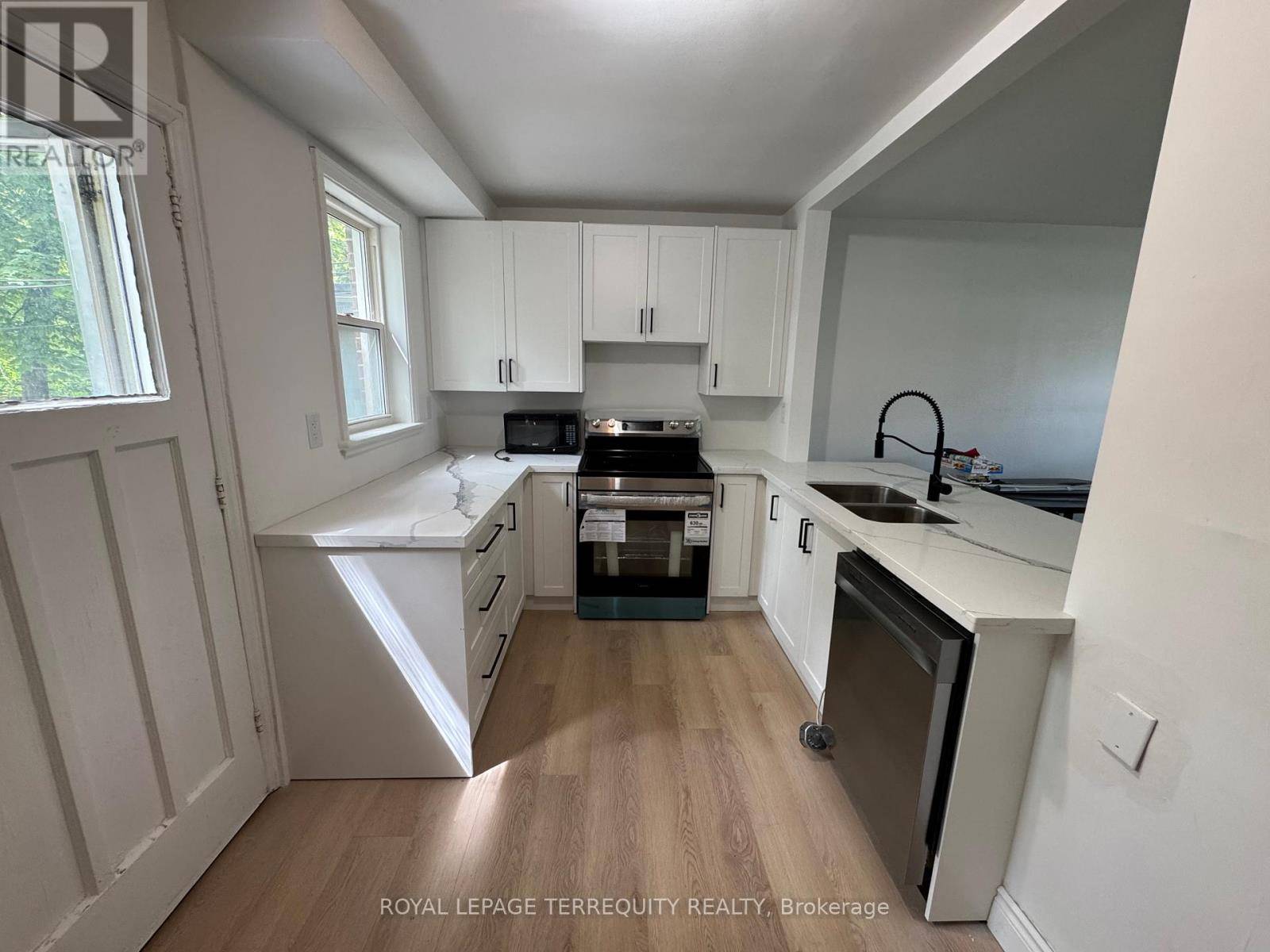 Toronto (willowdale West), ON M2R1M2,191 FINCH AVENUE W