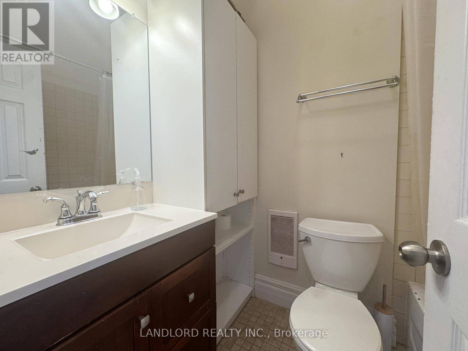Toronto (little Portugal), ON M6J3K2,73 Northcote AVE #2