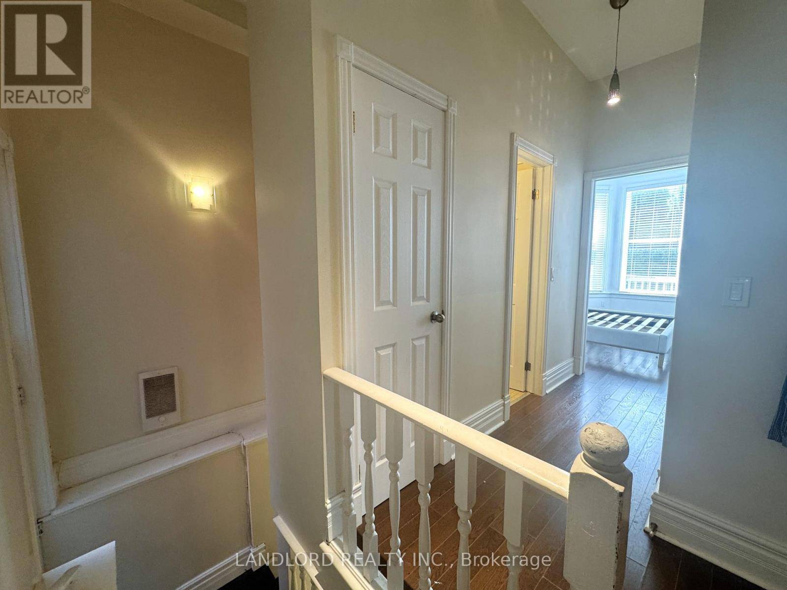 Toronto (little Portugal), ON M6J3K2,73 Northcote AVE #2