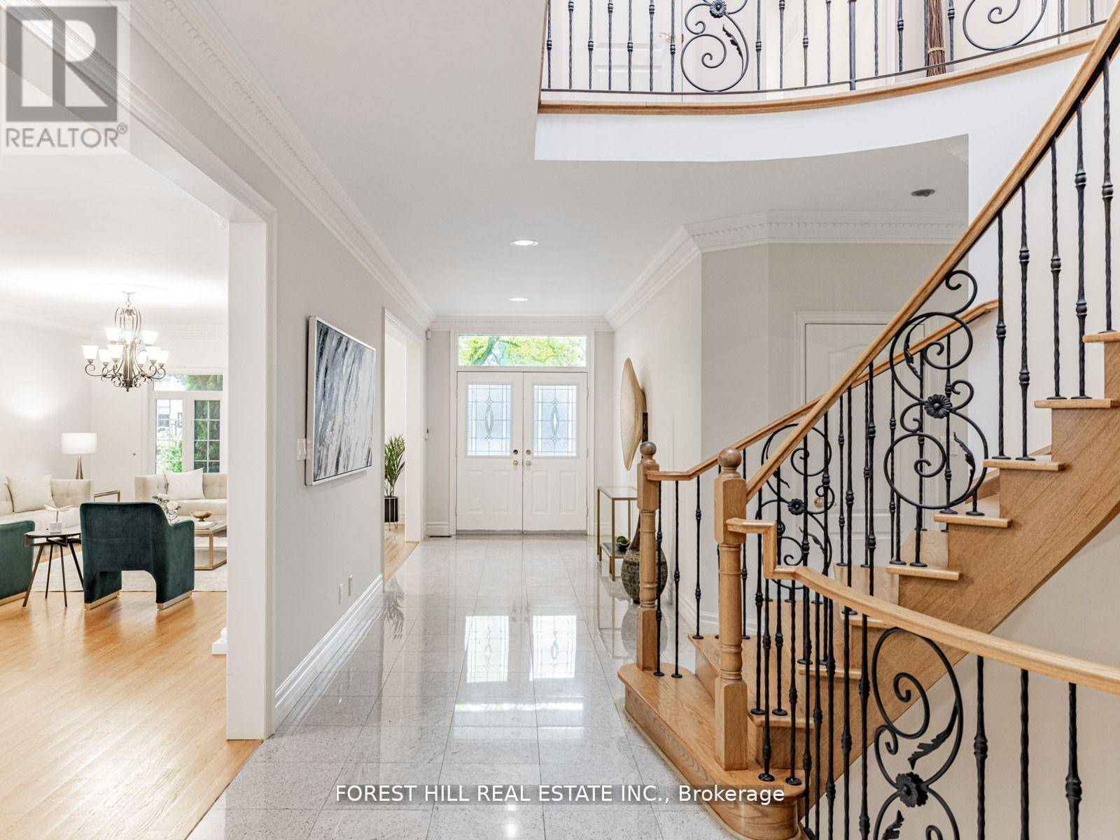 Toronto (willowdale East), ON M2N4L2,211 BYNG AVENUE