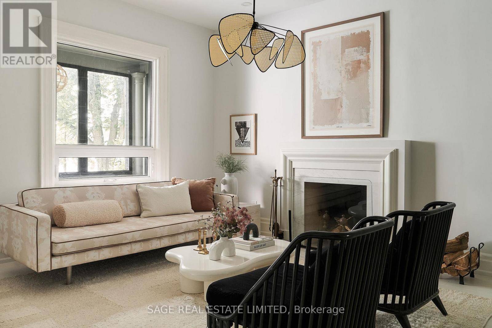 Toronto (trinity-bellwoods), ON M6J2R5,115 GORE VALE AVENUE