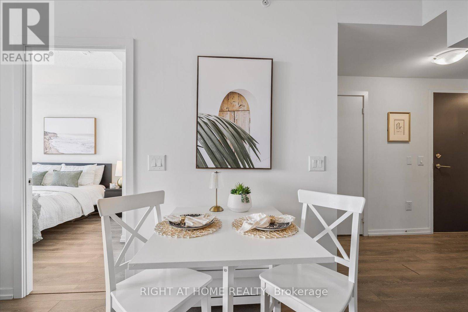 Toronto (bayview Woods-steeles), ON M2K2J7,3237 Bayview AVE #1108