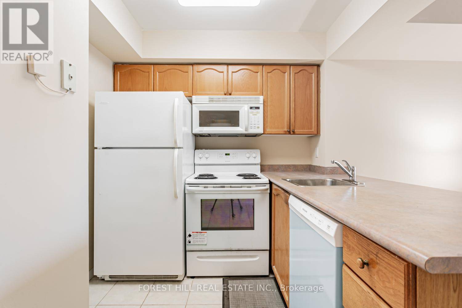Toronto (willowdale East), ON M2N7A9,30 Harrison Garden BLVD #1501