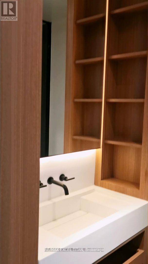 Toronto (bay Street Corridor), ON M4Y0J1,55 Charles ST East #816