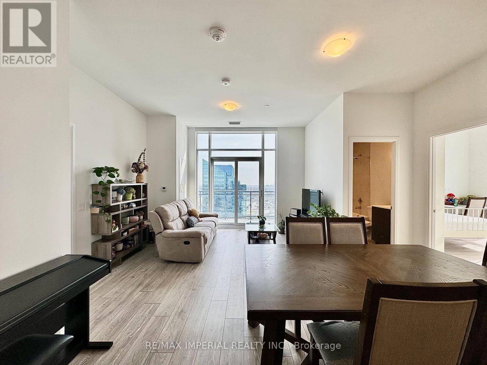 Toronto (henry Farm), ON M2J0C9,60 Ann O'reilly RD #PH63