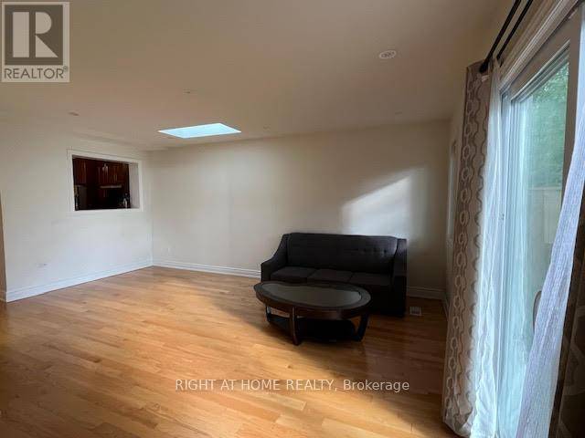 Toronto (hillcrest Village), ON M2H2P5,337 HOLLYBERRY TRAIL