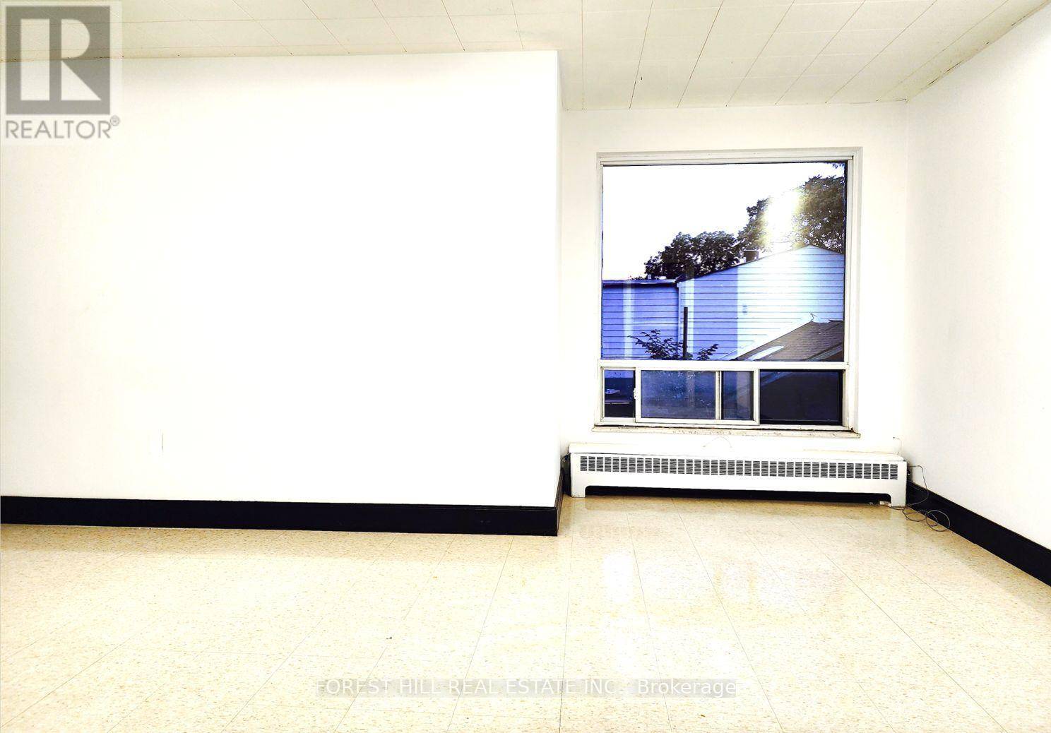 Toronto (trinity-bellwoods), ON M5T2R9,226 Bathurst ST #300