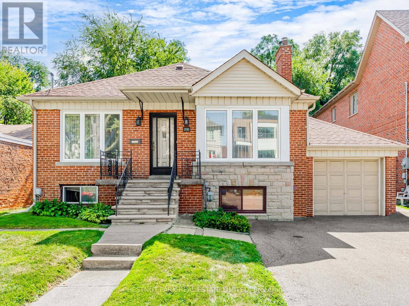 Toronto (bedford Park-nortown), ON M5N1R4,397 CORTLEIGH BOULEVARD