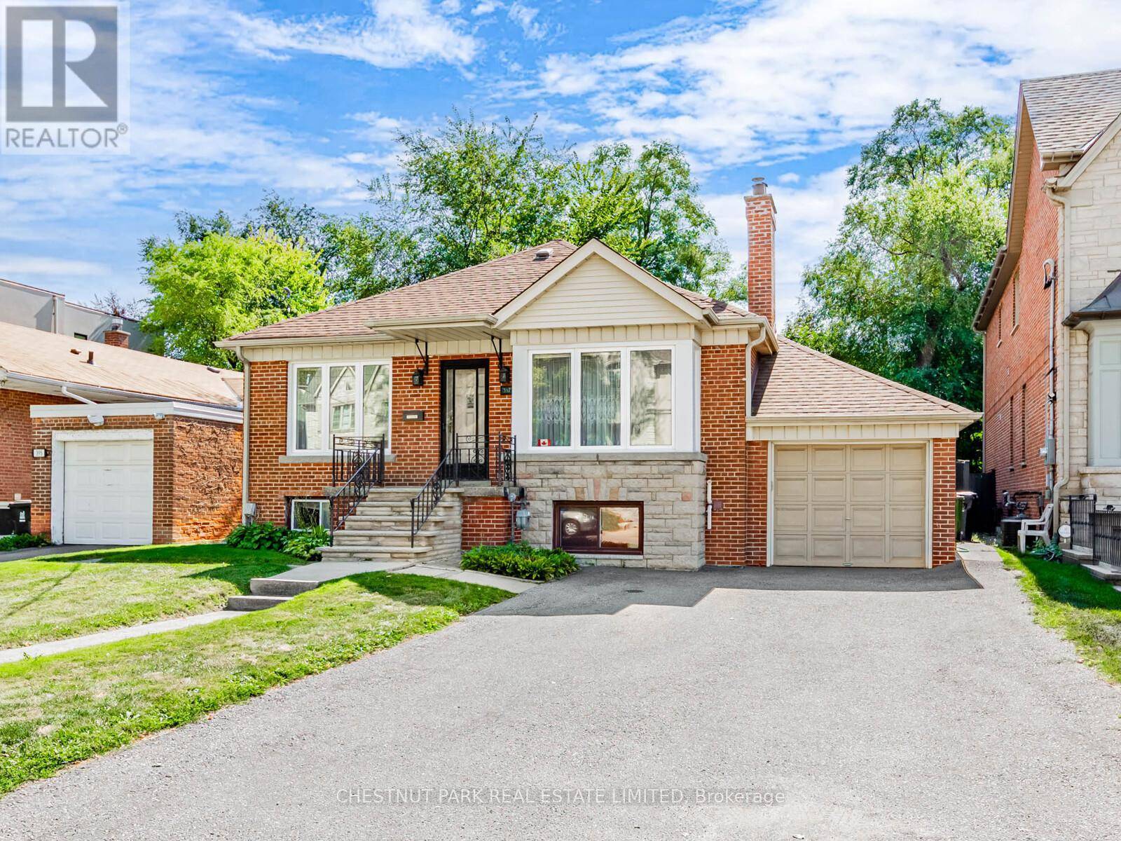 Toronto (bedford Park-nortown), ON M5N1R4,397 CORTLEIGH BOULEVARD