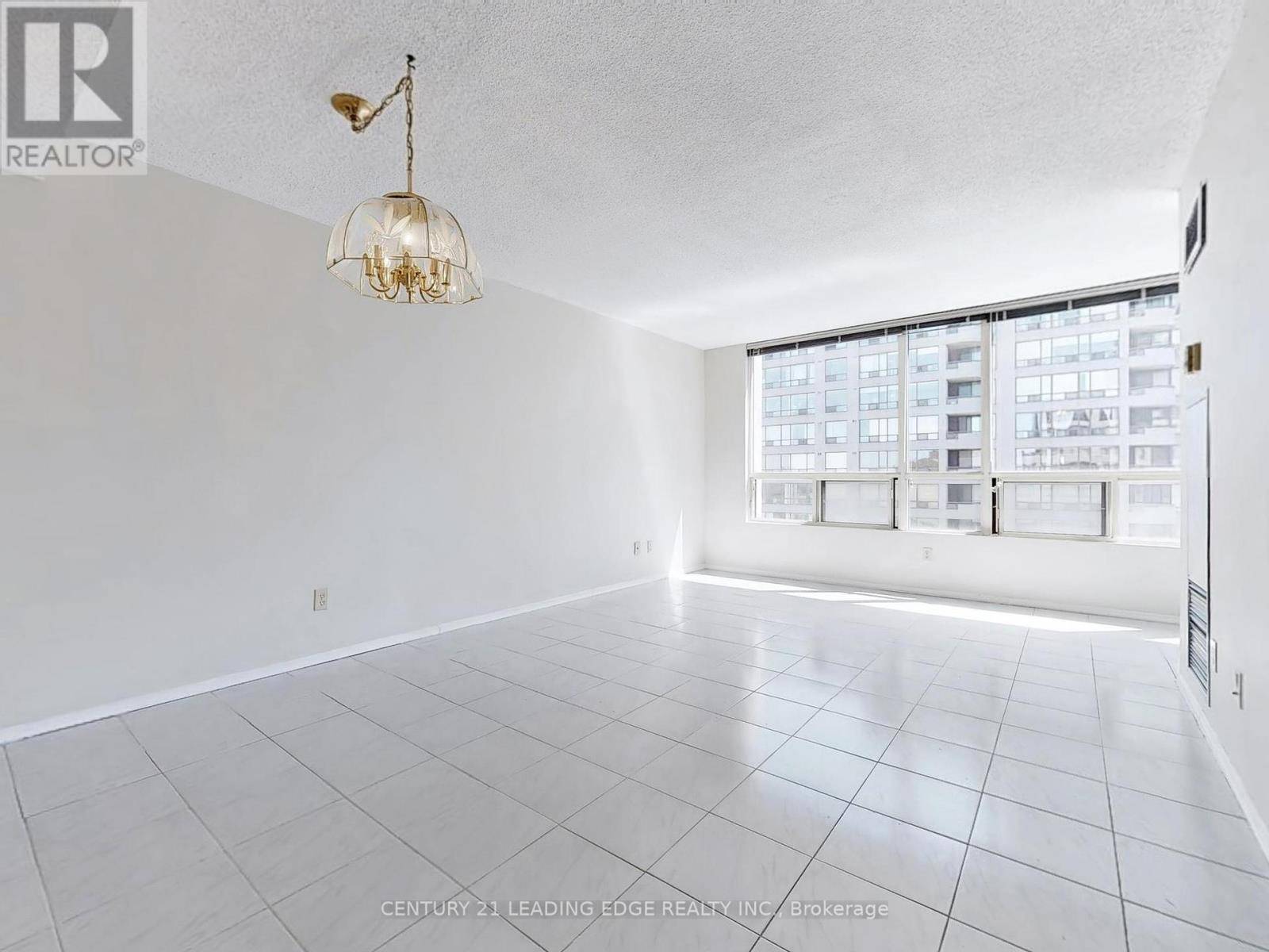 Toronto (newtonbrook East), ON M2M4J2,5785 Yonge ST #PH404