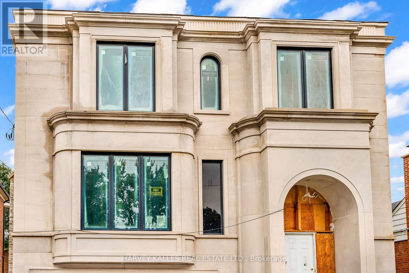 Toronto (bedford Park-nortown), ON M5M2C2,541 DELORAINE AVENUE