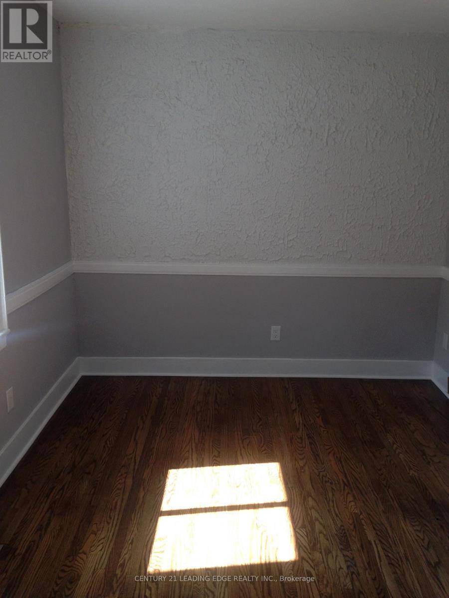 Toronto (bedford Park-nortown), ON M5M1B7,360A LAWRENCE AVENUE W