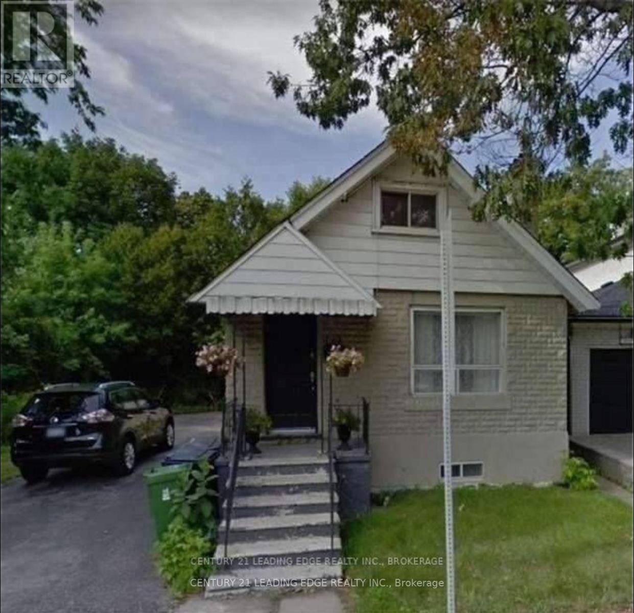 Toronto (bedford Park-nortown), ON M5M1B7,360A LAWRENCE AVENUE W