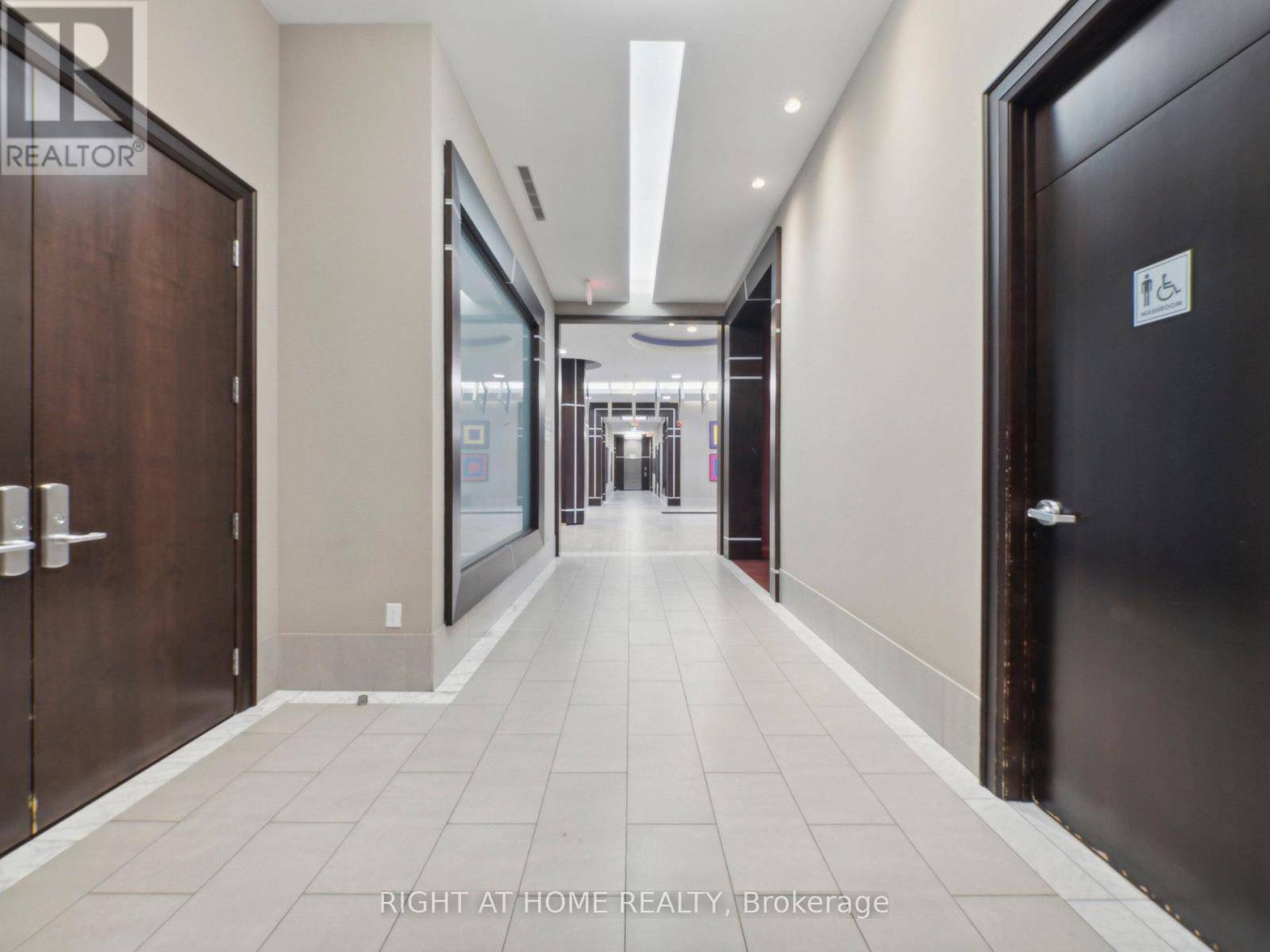 Toronto (newtonbrook East), ON M2M0A8,5791 Yonge ST #1009