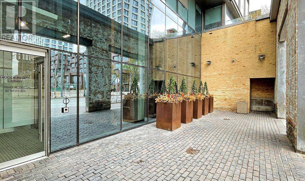 Toronto (waterfront Communities), ON M5A0E2,390 Cherry ST #204