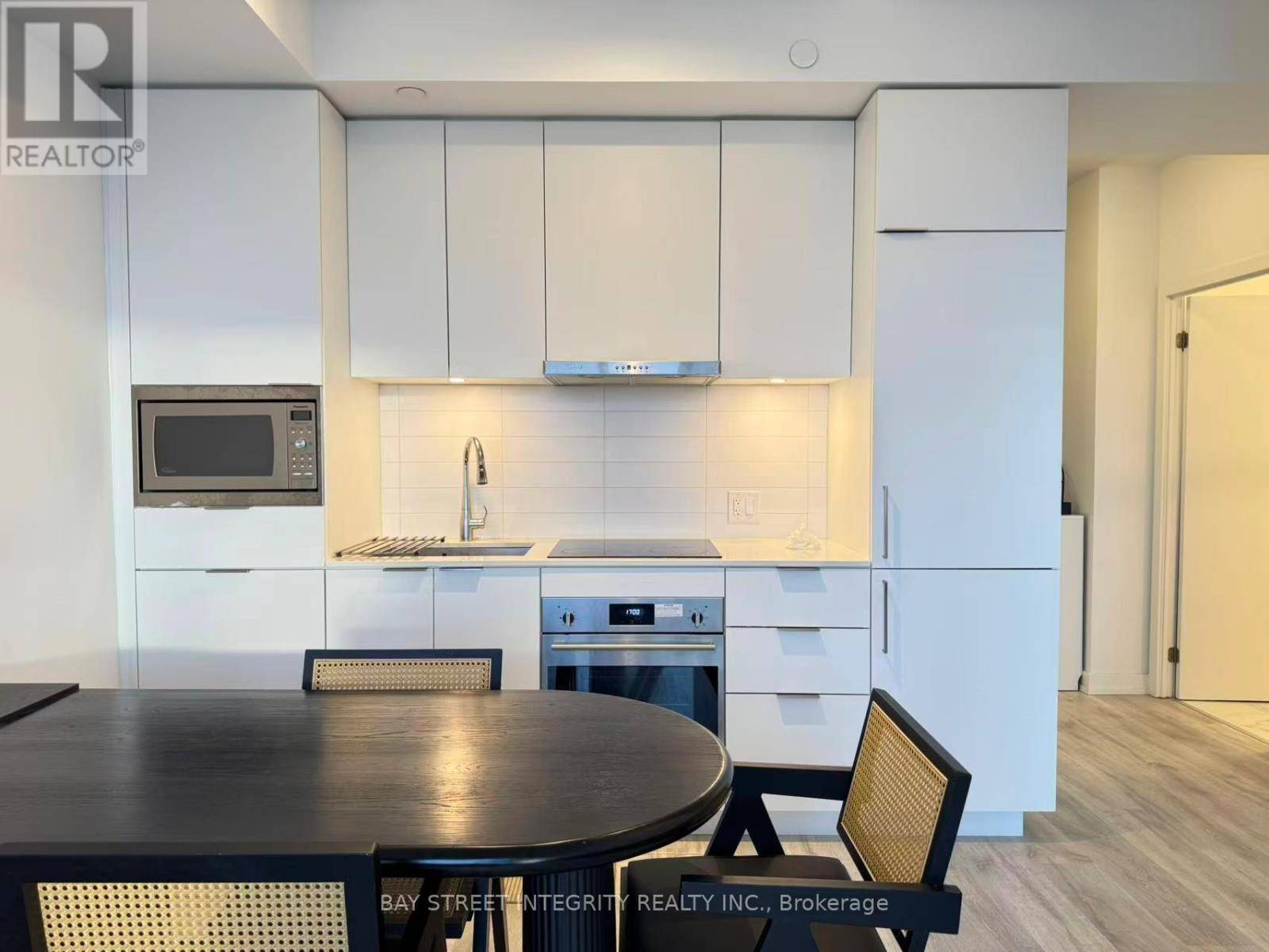 Toronto (newtonbrook East), ON M2M0B9,8 Olympic Garden DR #S1608