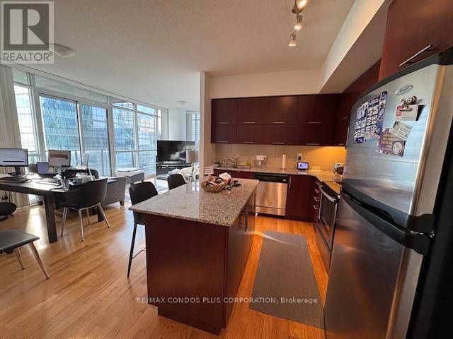 Toronto (waterfront Communities), ON M5J0A6,55 Bremner BLVD #3901