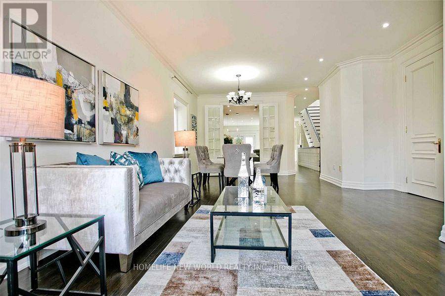 Toronto (lawrence Park North), ON M4N1Y8,7 ROSLIN AVENUE