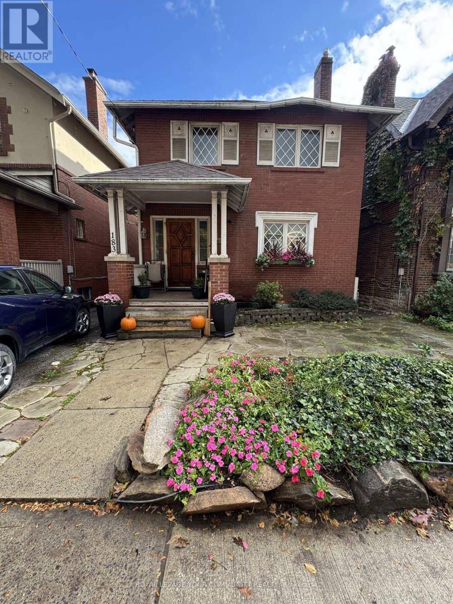 Toronto (rosedale-moore Park), ON M4T1N9,183 st clair AVE East #upper