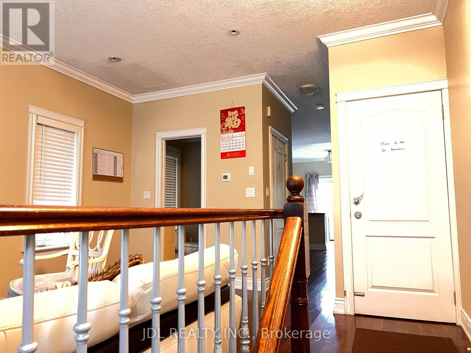 Toronto (newtonbrook East), ON M2N4R9,198A FINCH AVENUE E