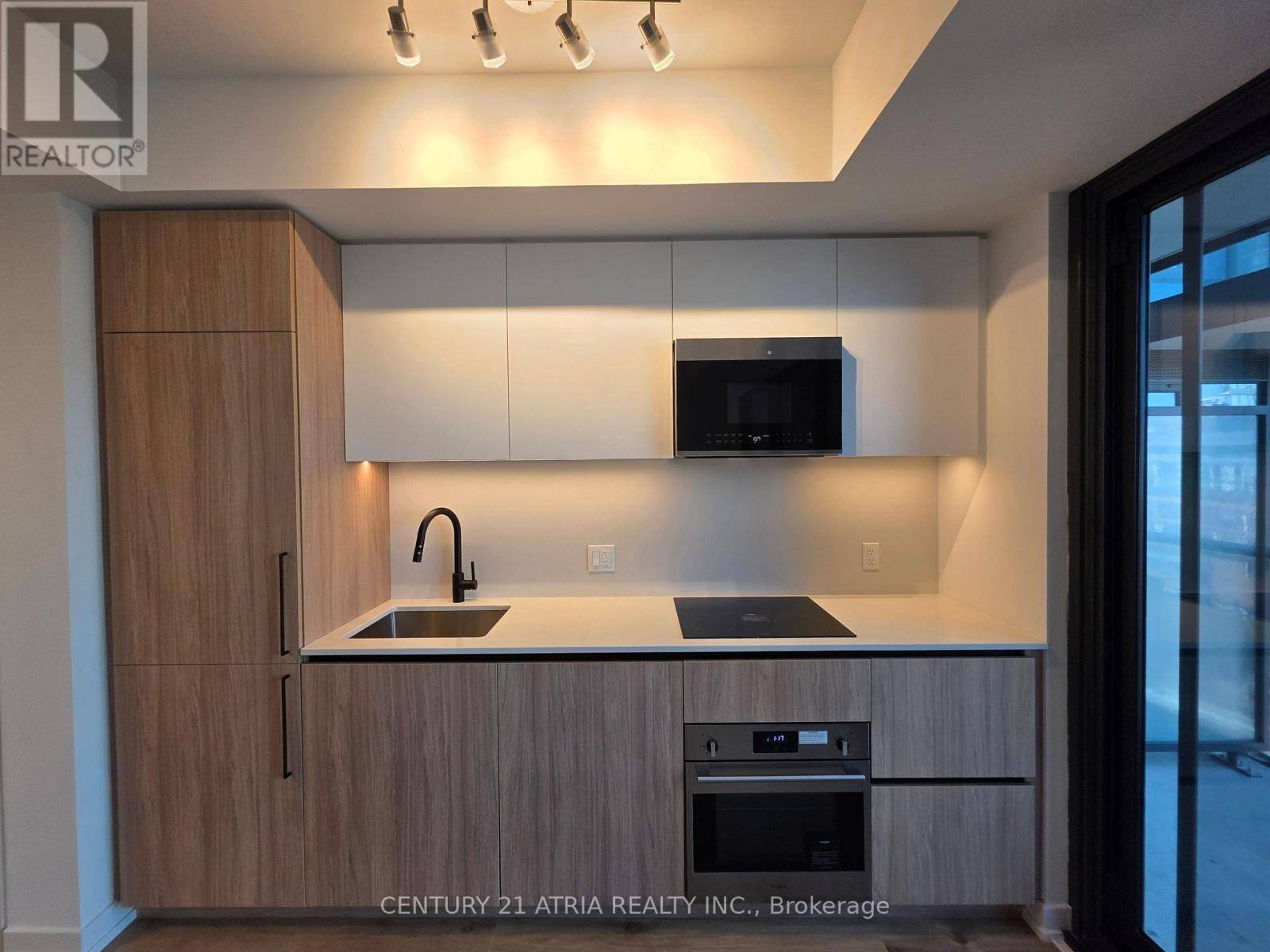 Toronto (waterfront Communities), ON M5A1G1,35 Parliament ST #802