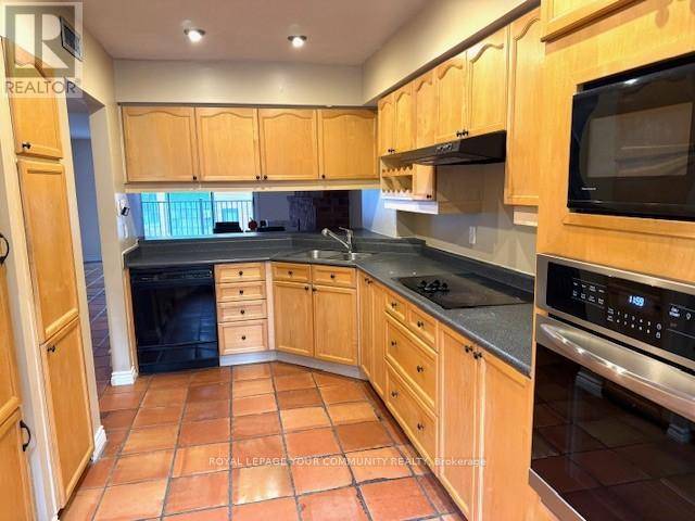 Toronto (bay Street Corridor), ON M4Y1L2,32 IRWIN AVENUE