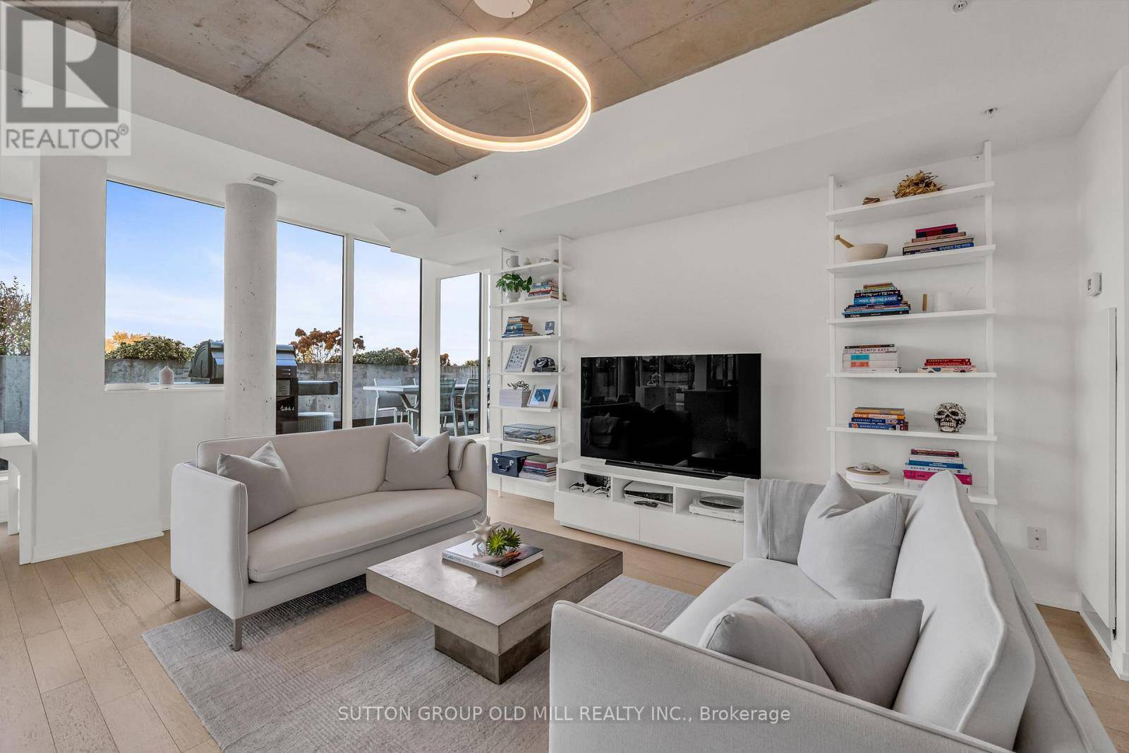 Toronto (dufferin Grove), ON M6H2Y7,130 Rusholme RD #601