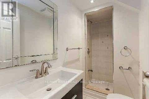 Toronto (newtonbrook East), ON M2M2H1,16 Urbandale AVE #BSMT