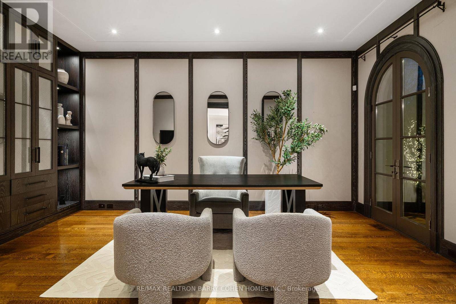 Toronto (bridle Path-sunnybrook-york Mills), ON M4N3L6,33 BLYTH HILL ROAD