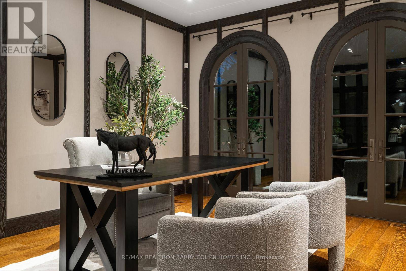 Toronto (bridle Path-sunnybrook-york Mills), ON M4N3L6,33 BLYTH HILL ROAD