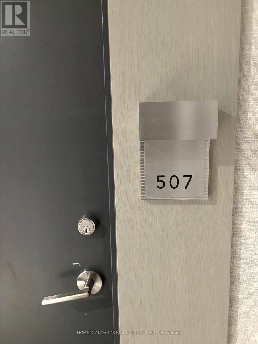 Toronto (newtonbrook East), ON M2M0B9,8 Olympic Garden DR #S507