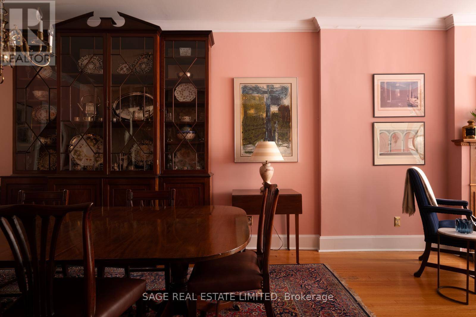 Toronto (annex), ON M5R1W9,169 MACPHERSON AVENUE