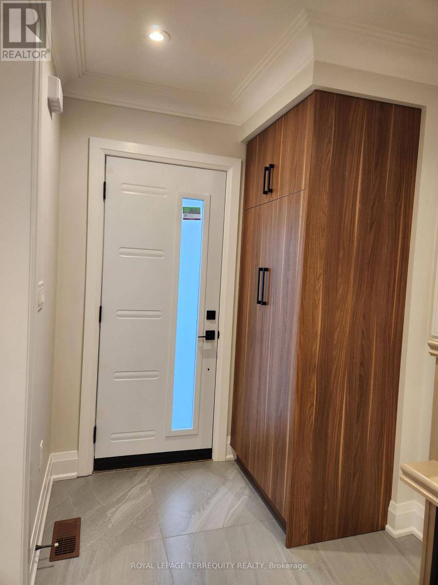 Toronto (bedford Park-nortown), ON M5M1B6,341 LAWRENCE AVENUE W