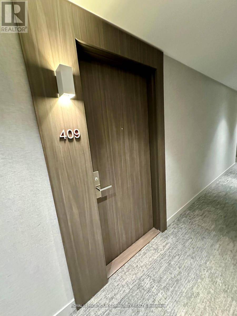 Toronto (mount Pleasant West), ON M4P0C6,185 Roehampton AVE #409