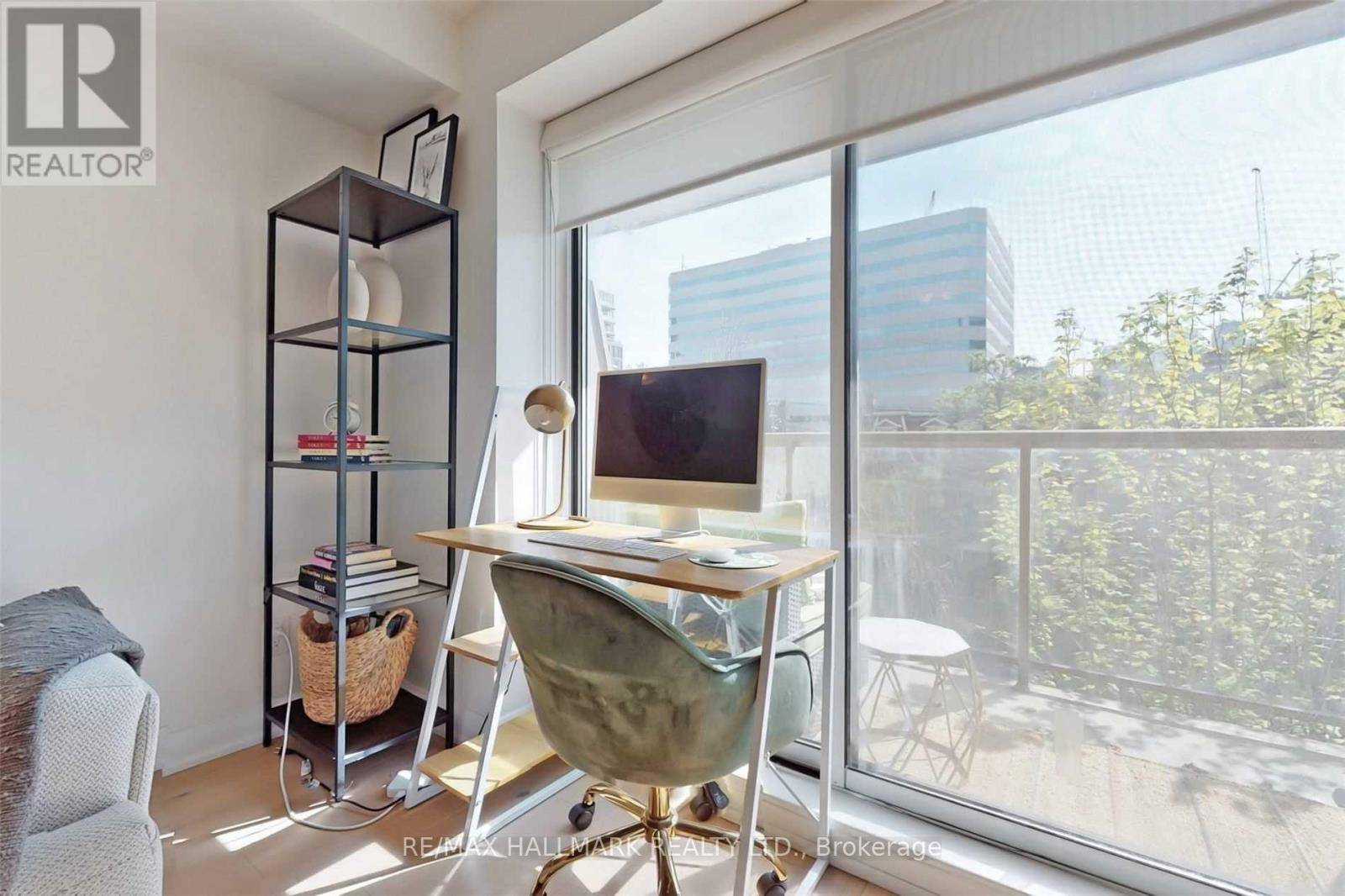 Toronto (waterfront Communities), ON M5V3N8,140 Bathurst ST #408