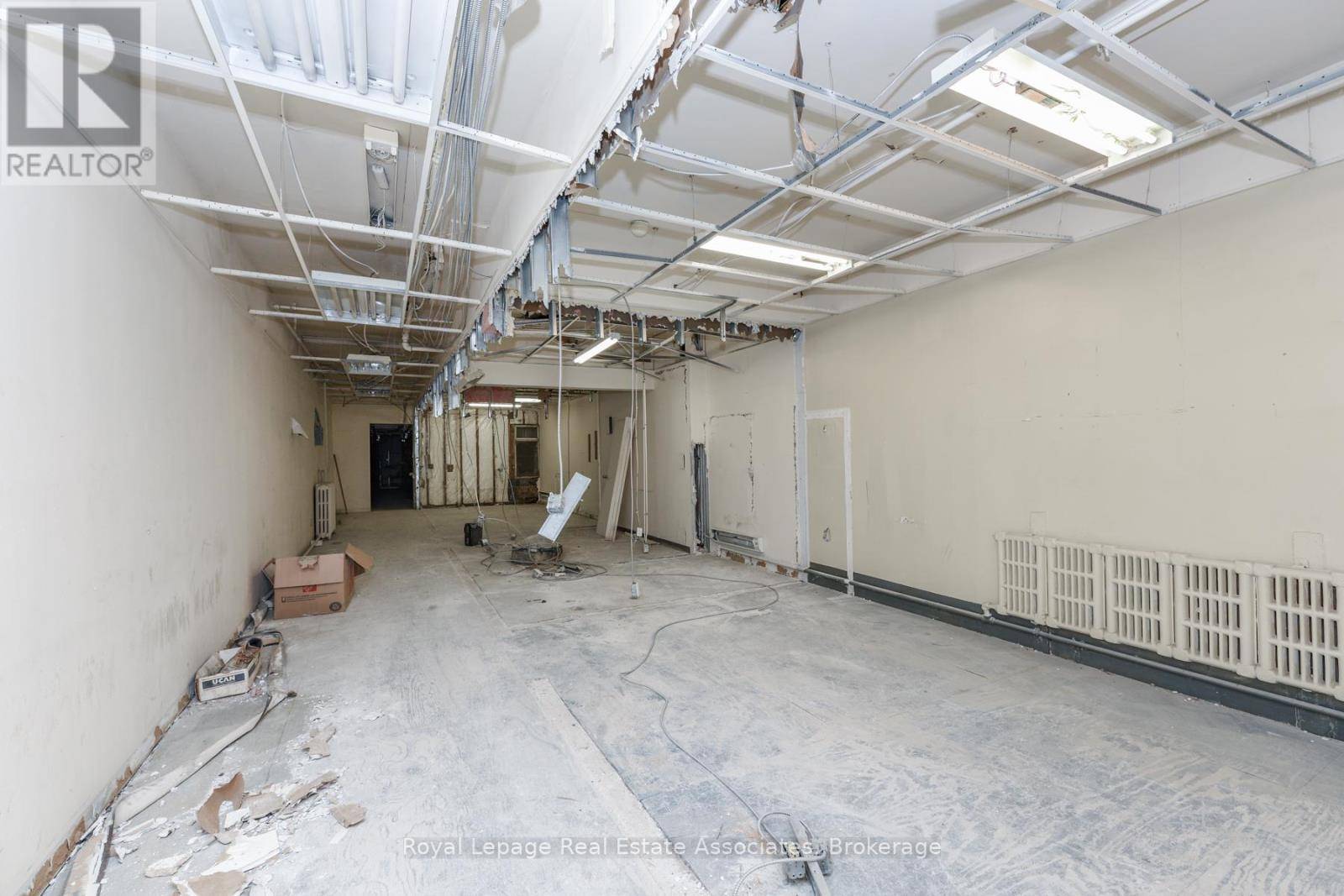 Toronto (bay Street Corridor), ON M4Y2B6,SECOND AND THIRD LEVEL - 756 YONGE STREET