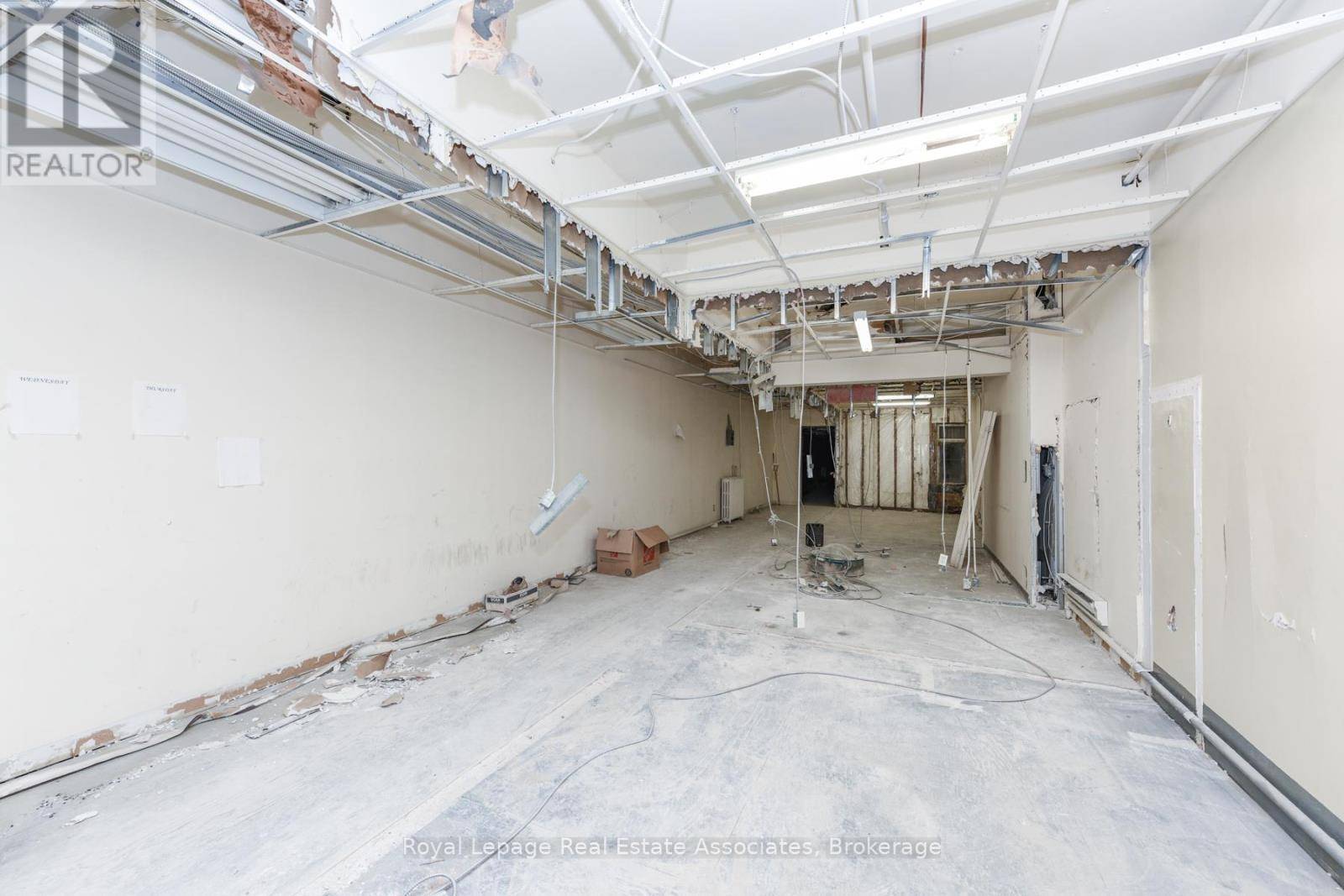 Toronto (bay Street Corridor), ON M4Y2B6,SECOND AND THIRD LEVEL - 756 YONGE STREET