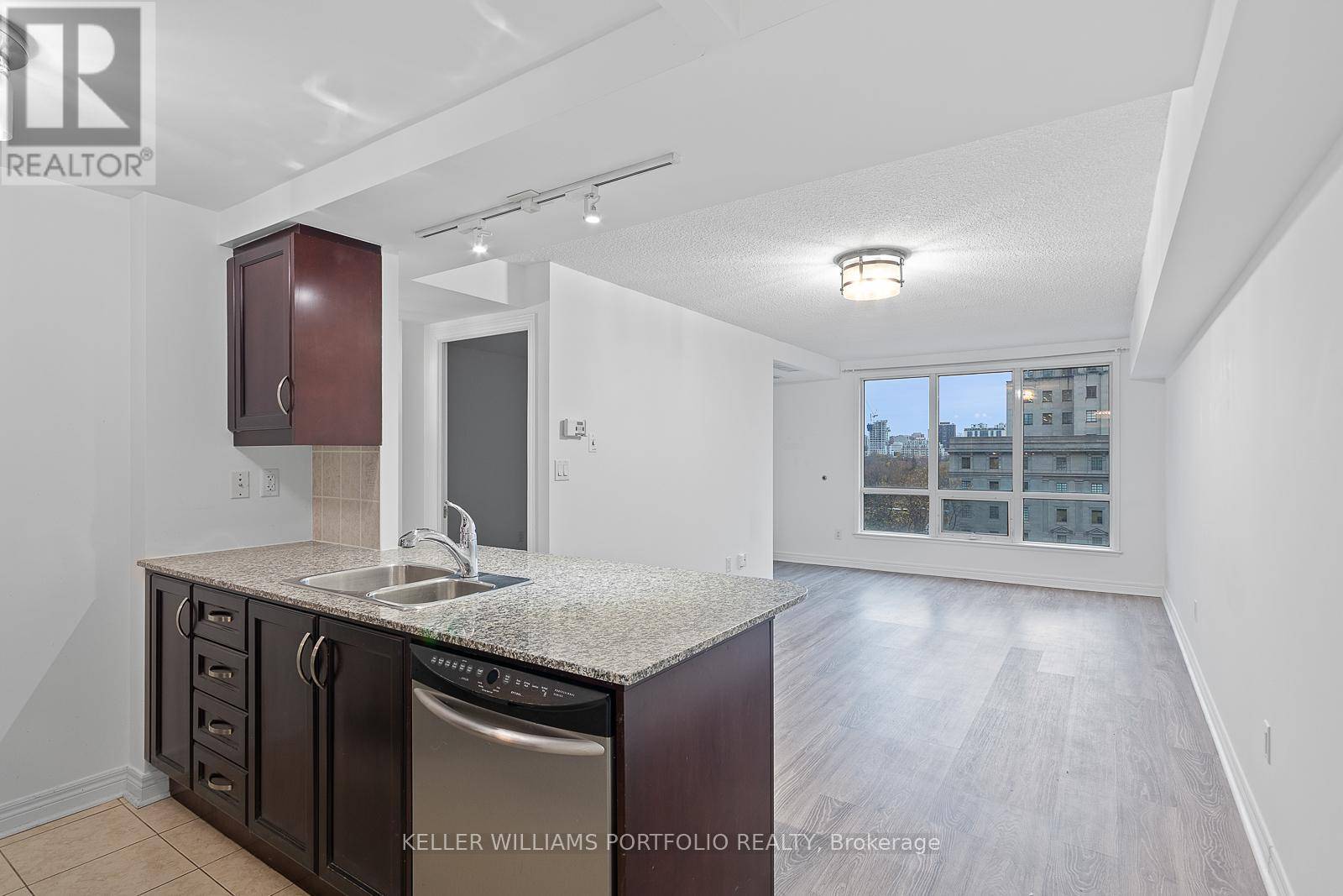 Toronto (church-yonge Corridor), ON M4Y3C7,100 Hayden ST #904