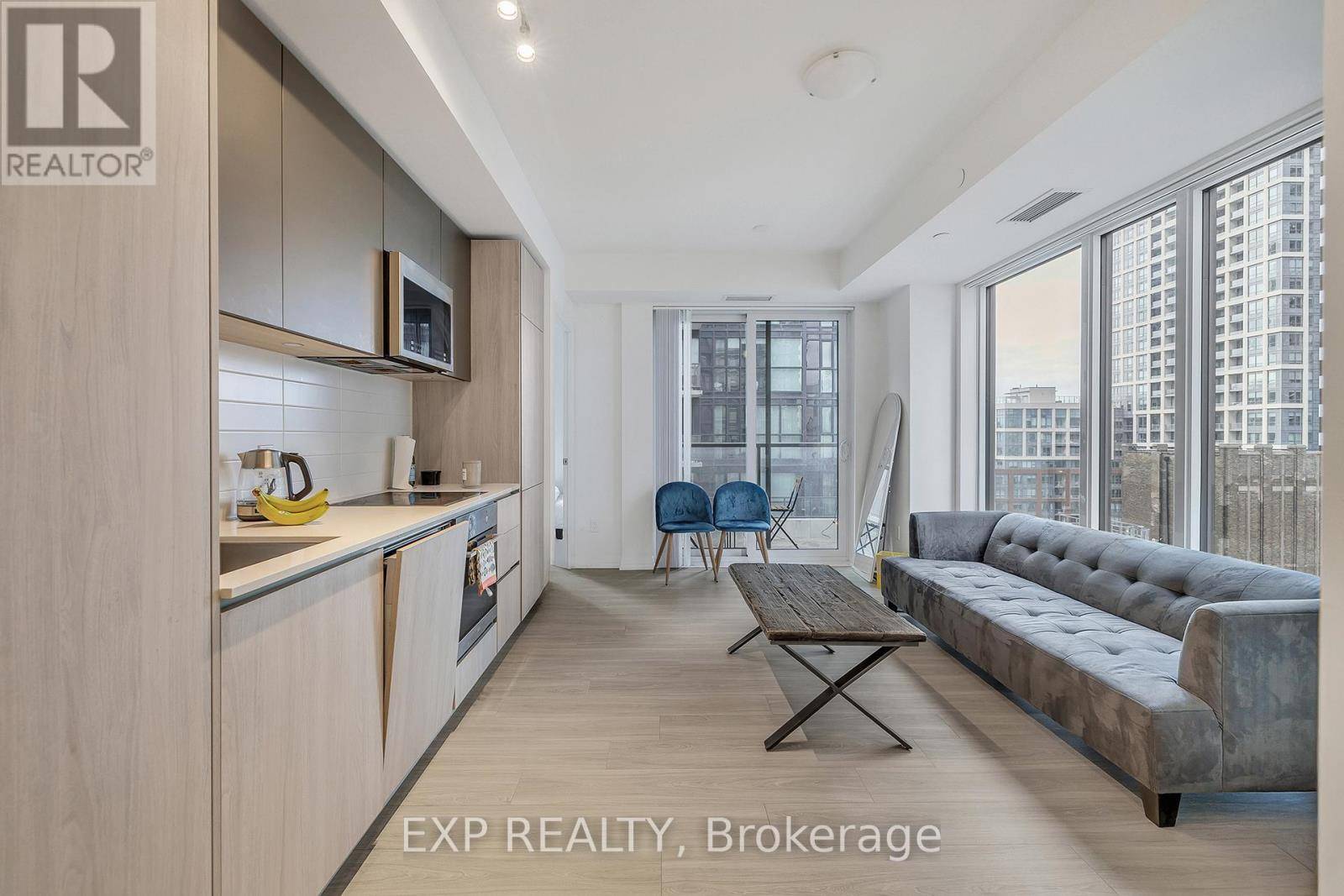 Toronto (waterfront Communities), ON M5V0W6,8 Widmer ST #1903