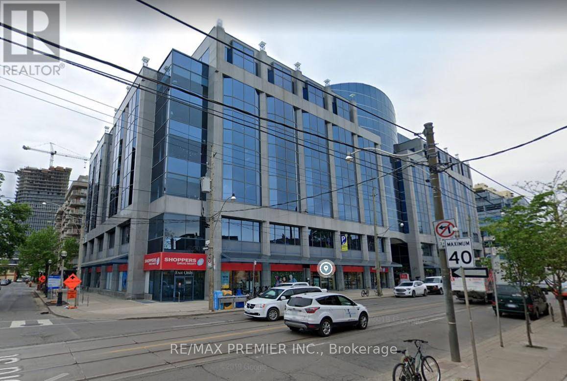 Toronto (niagara), ON M5V3H5,901 King ST West #B01